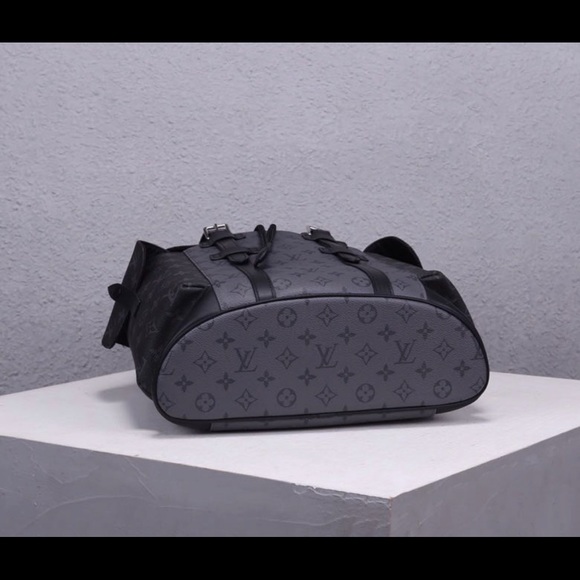 Louis Vuitton Back pack M45419
CHRISTOPHER MM - Picture 8 of 9